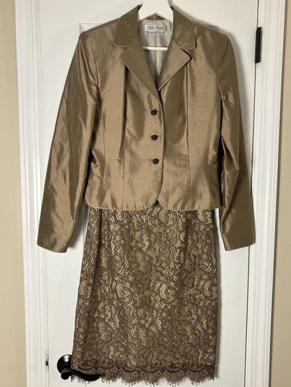 Vintage Kay Unger 100% Silk Lace Skirt Suit Set Size 6 Gold Brown